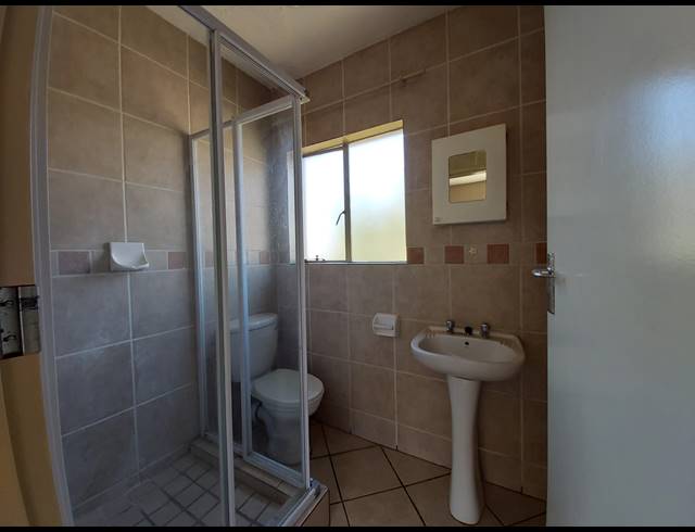 2 BEDROOM APARTMENT RENTED IN NORTH RIDING